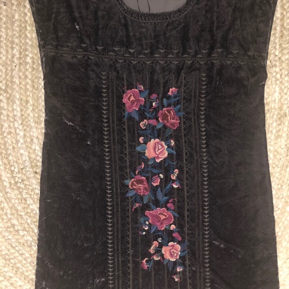 Chelsea & Theodore Dress - Picture 1 of 6